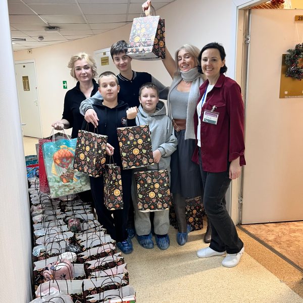 Уже второй год подряд мы с нашими мальчишками посещаем Хоспис в Некрасовке, чтобы собрать…